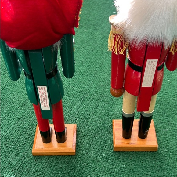 Festive Nutcracker Soldier Duo - Red and Green! Bundle of 2! Classic - Picture 9 of 11